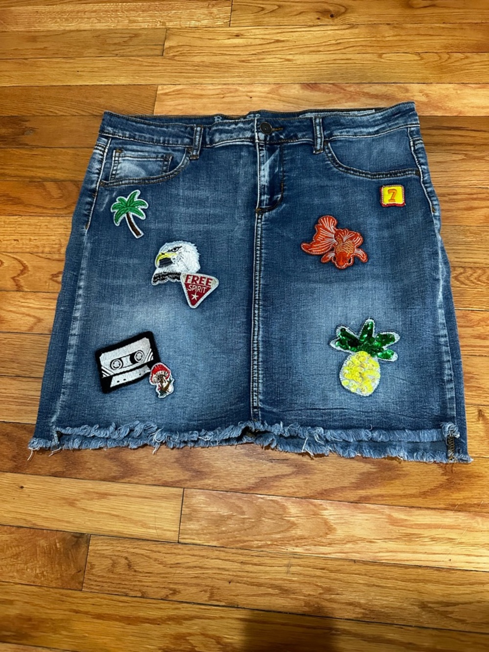 Rocks & Indigo Denim Jean Skirt W/ Appliqué Patches Raw Hem Stretch 12/30